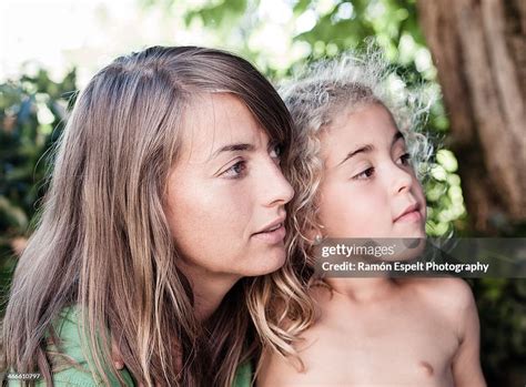 629,906 Mother And Daughter Stock Photos & High